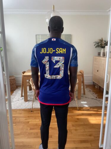 Cliquez pour afficher en plein écran Maillot Japon Domicile 2024 2025 Y3 photo review